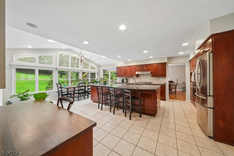 15 Mount Vernon Court Livingston NJ 07039