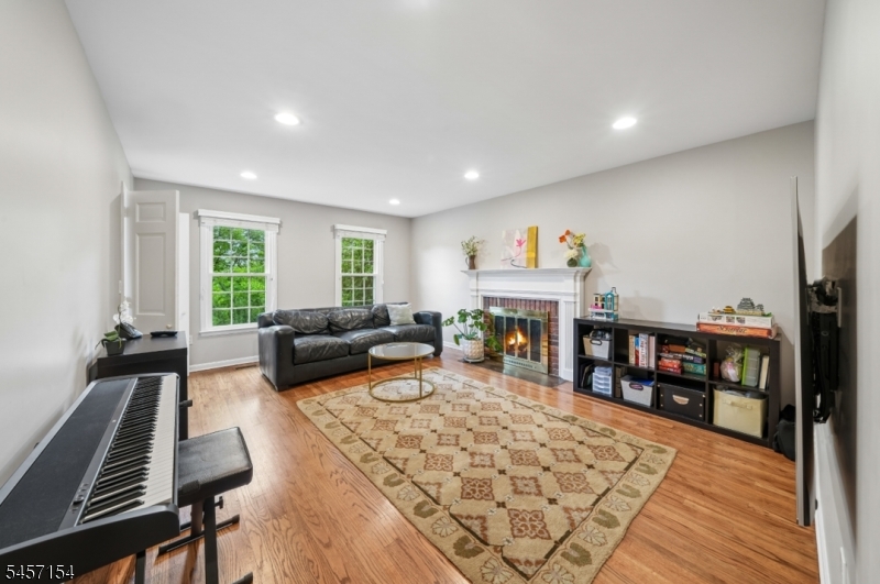 15 Mount Vernon Court Livingston NJ 07039