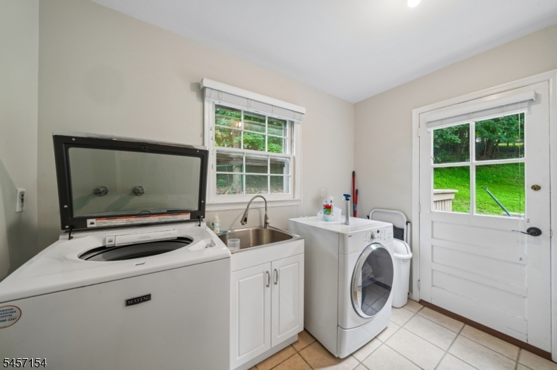 15 Mount Vernon Court Livingston NJ 07039