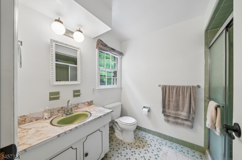 15 Mount Vernon Court Livingston NJ 07039