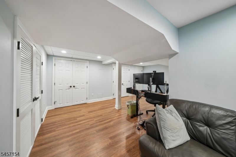 15 Mount Vernon Court Livingston NJ 07039