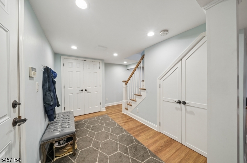 15 Mount Vernon Court Livingston NJ 07039