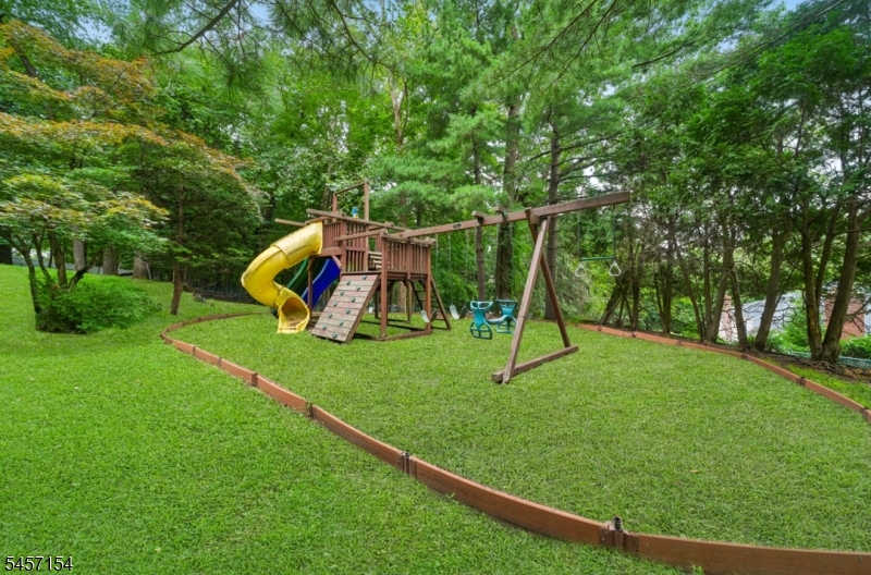 15 Mount Vernon Court Livingston NJ 07039