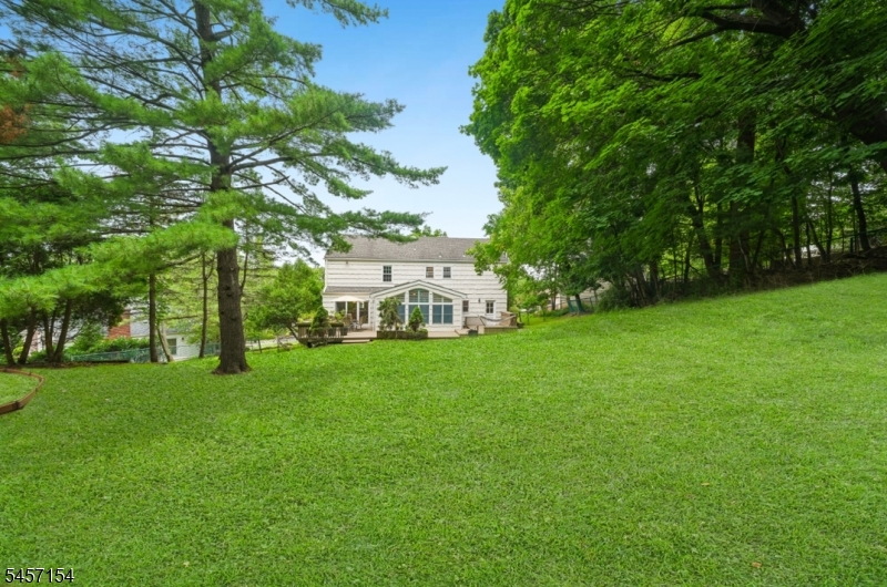 15 Mount Vernon Court Livingston NJ 07039