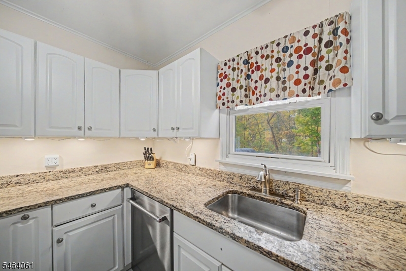 7 Redwood Lane Jefferson NJ 07849
