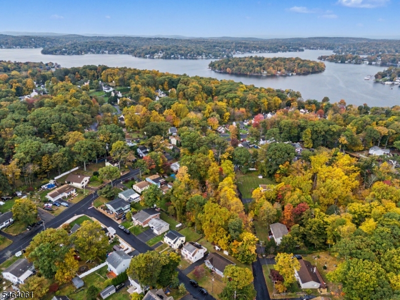 7 Redwood Lane Jefferson NJ 07849