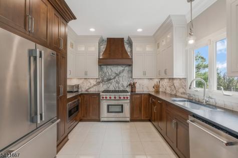 182 Beaumonte Way Bridgewater NJ 08807