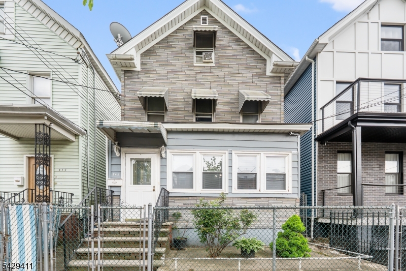 242 Franklin Street Elizabeth NJ 07206