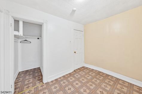 242 Franklin Street Elizabeth NJ 07206