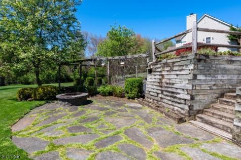 4 Kindred Court Bernards NJ 07920