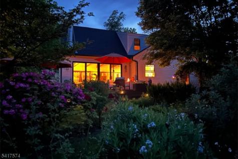 2 Schoolhouse Lane Tewksbury NJ 08833