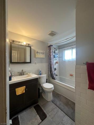 118 Markowitz Street Carteret NJ 07008