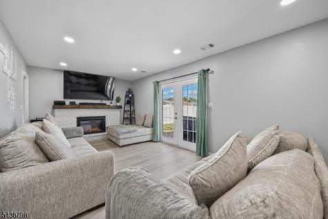 2 Wick Drive Sayreville NJ 08872