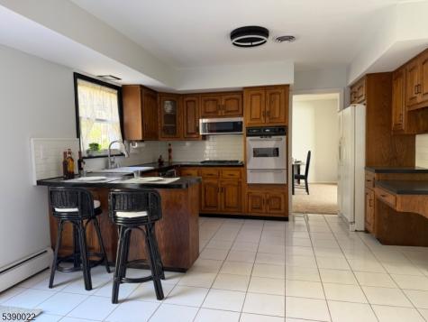 4 Parkview Drive Roxbury NJ 07876