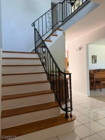 4 Parkview Drive Roxbury NJ 07876