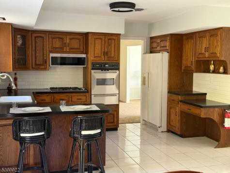 4 Parkview Drive Roxbury NJ 07876