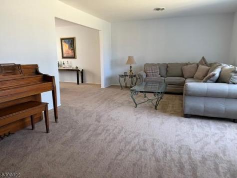 4 Parkview Drive Roxbury NJ 07876