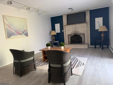 4 Parkview Drive Roxbury NJ 07876