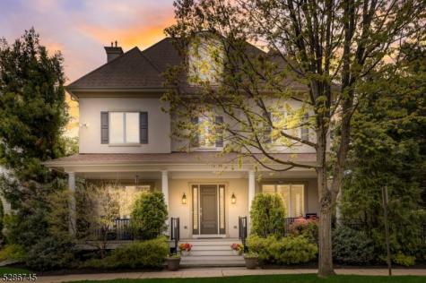 1 Christopher Court