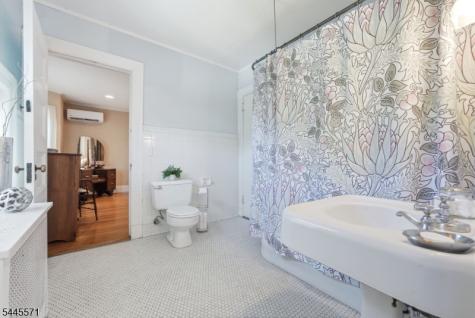 54 Myrtle Avenue Montclair NJ 07042