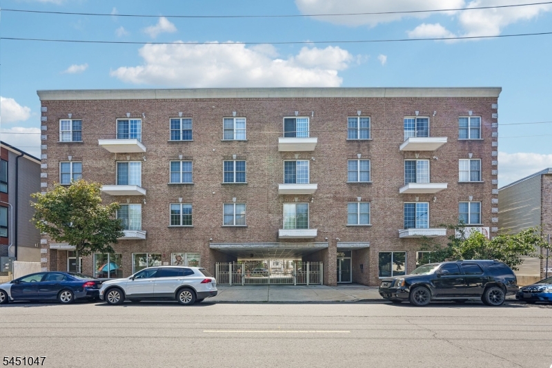 411 Chestnut Street Newark NJ 07105