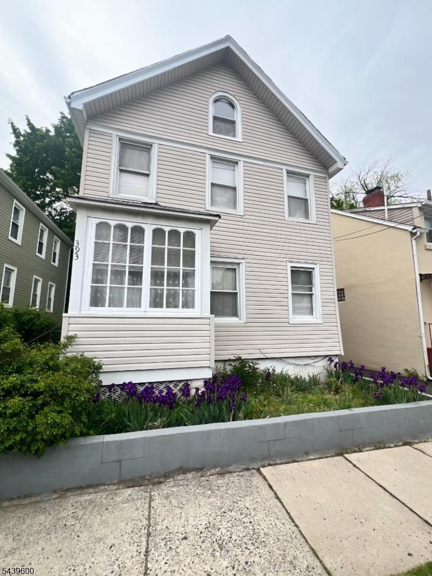 393 Glenwood Avenue East Orange NJ 07017