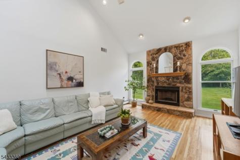 4 Tania Court Roxbury NJ 07876