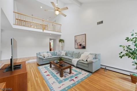 4 Tania Court Roxbury NJ 07876