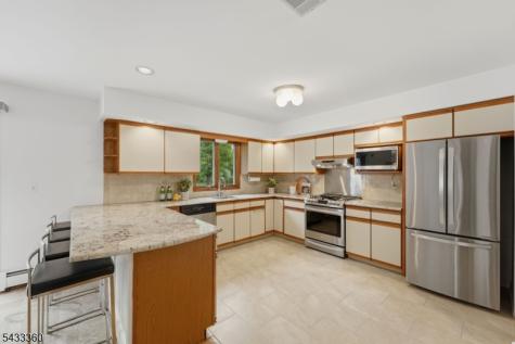 4 Tania Court Roxbury NJ 07876
