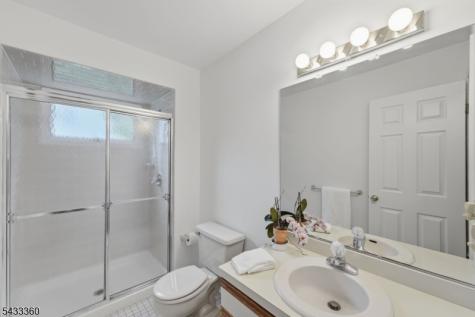 4 Tania Court Roxbury NJ 07876
