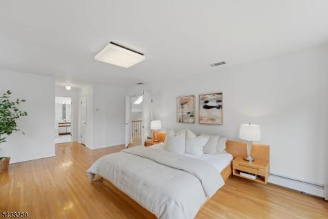 4 Tania Court Roxbury NJ 07876