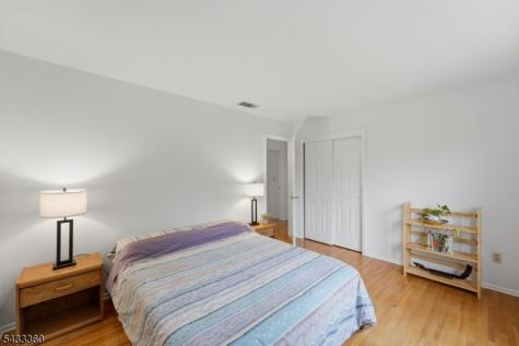 4 Tania Court Roxbury NJ 07876