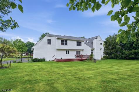 4 Tania Court Roxbury NJ 07876