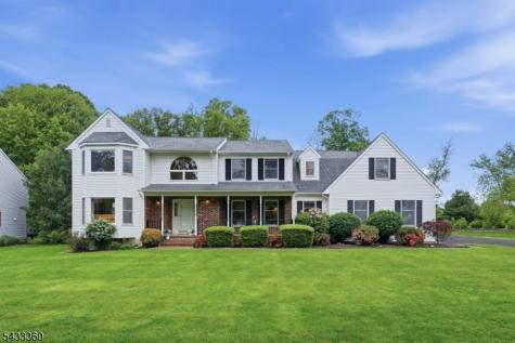 4 Tania Court Roxbury NJ 07876