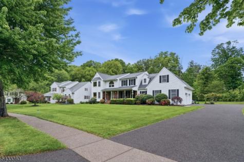 4 Tania Court Roxbury NJ 07876