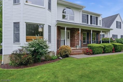 4 Tania Court Roxbury NJ 07876