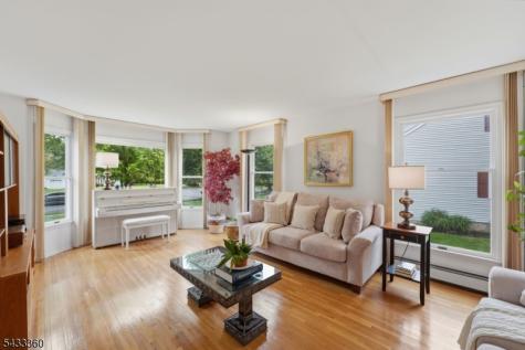 4 Tania Court Roxbury NJ 07876
