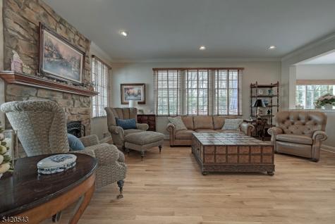 4 Reiher Court West Caldwell NJ 07006