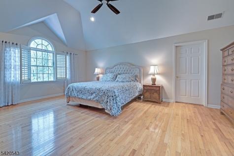 4 Reiher Court West Caldwell NJ 07006