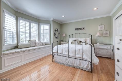 4 Reiher Court West Caldwell NJ 07006