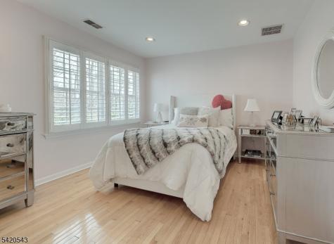 4 Reiher Court West Caldwell NJ 07006