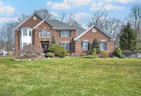 4 Reiher Court West Caldwell NJ 07006