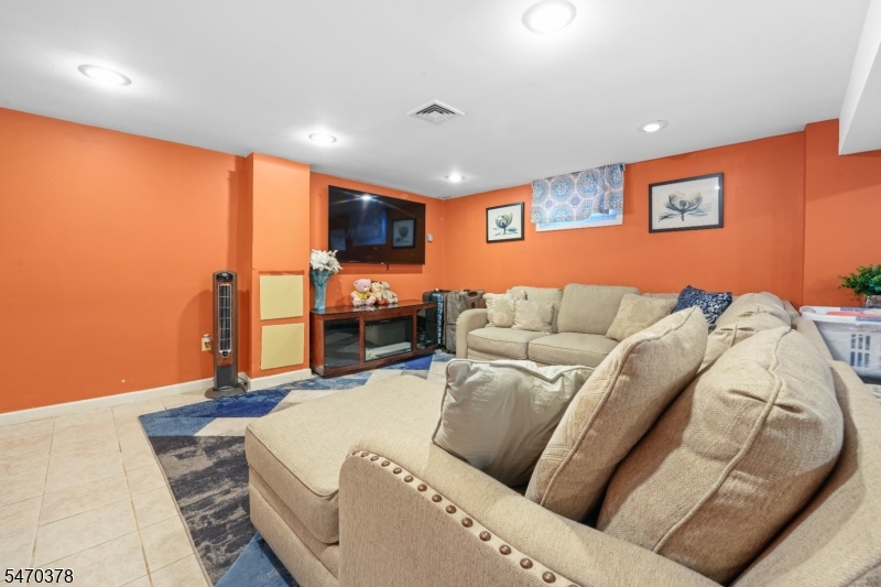 757 Rodgers Court Rahway NJ 07065