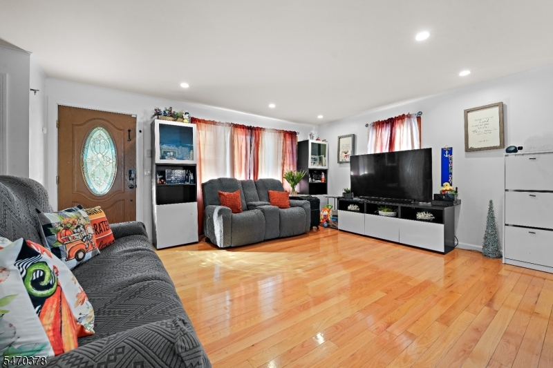 757 Rodgers Court Rahway NJ 07065