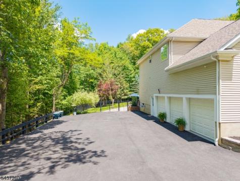 17 Cromwell Drive Chester NJ 07930