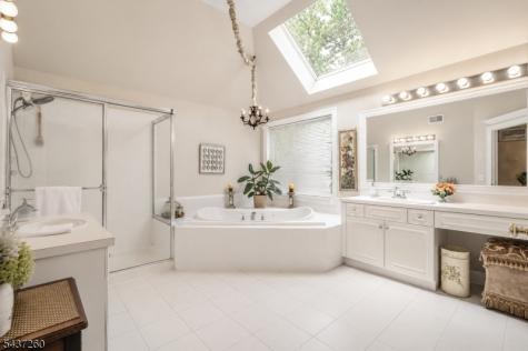 17 Cromwell Drive Chester NJ 07930