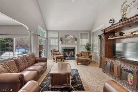 17 Cromwell Drive Chester NJ 07930