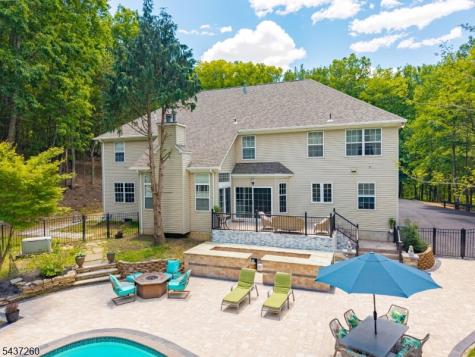 17 Cromwell Drive Chester NJ 07930