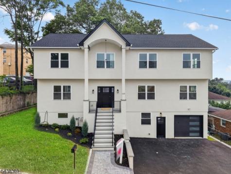 125 Cedarhurst Avenue Woodland Park NJ 07424