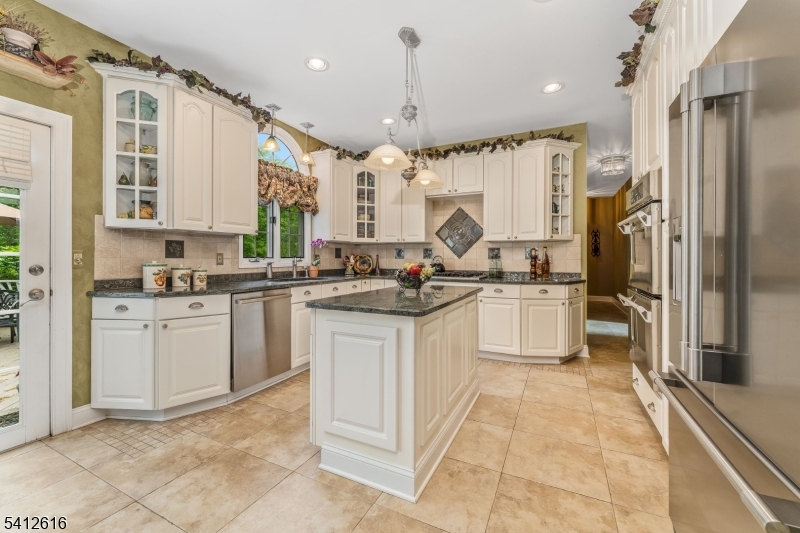 1 Maxwell Court Raritan NJ 08822